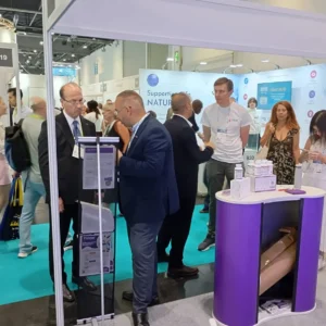 Clinical discussion at the Prolistem booth during ESHRE 2026